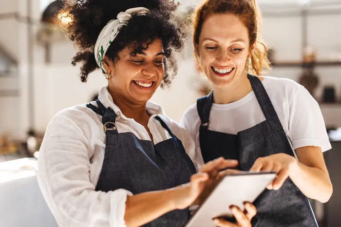 Servicepersonal som rapporterar tid med My-Time